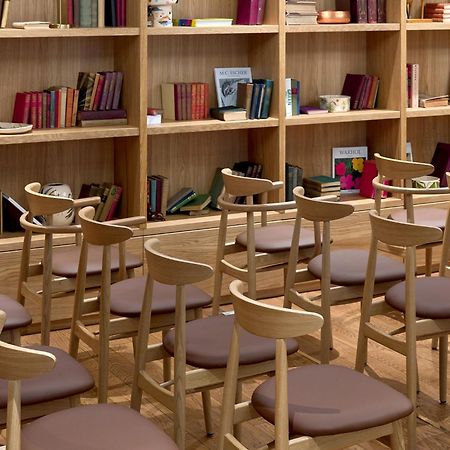 Verno House Budapest, Vignette Collection By Ihg Экстерьер фото The library