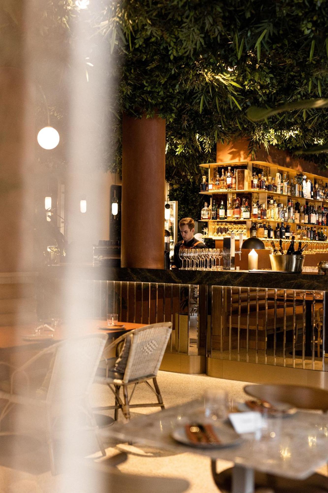 Verno House Budapest, Vignette Collection By Ihg Экстерьер фото The bar at the restaurant