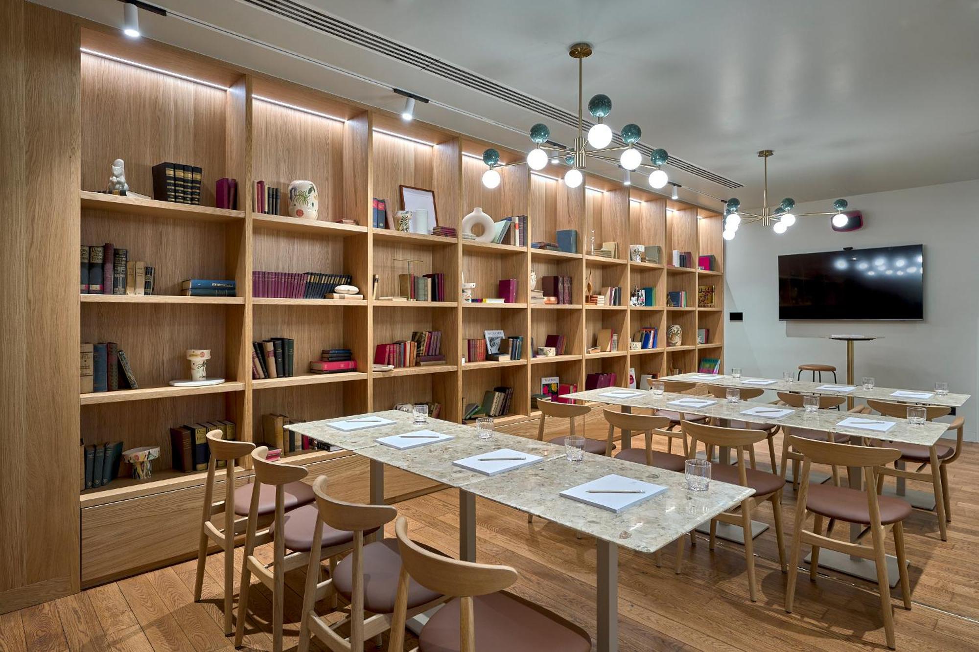 Verno House Budapest, Vignette Collection By Ihg Экстерьер фото Library